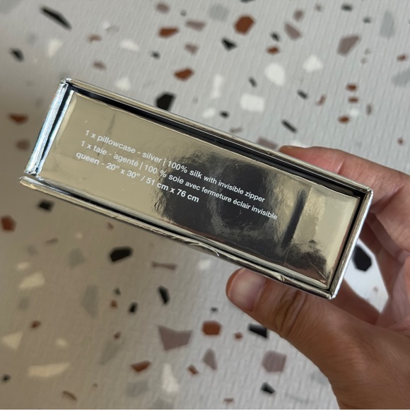 Slip Silver Queen Zippered Pillowcase 20” x 30” - Picture 2 of 4